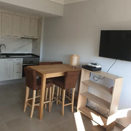 Small Sunny Apt Nica 10 Min Walking Oura Beach Albufeira