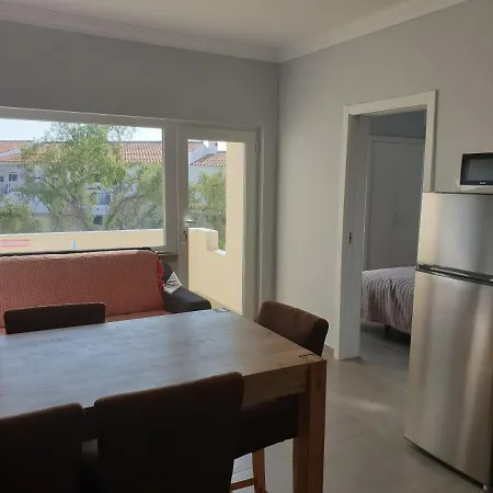Small Sunny Apt Nica 10 Min Walking Oura Beach Lejlighed Albufeira