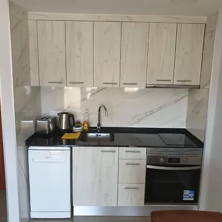 Small Sunny Apt Nica 10 Min Walking Oura Beach *